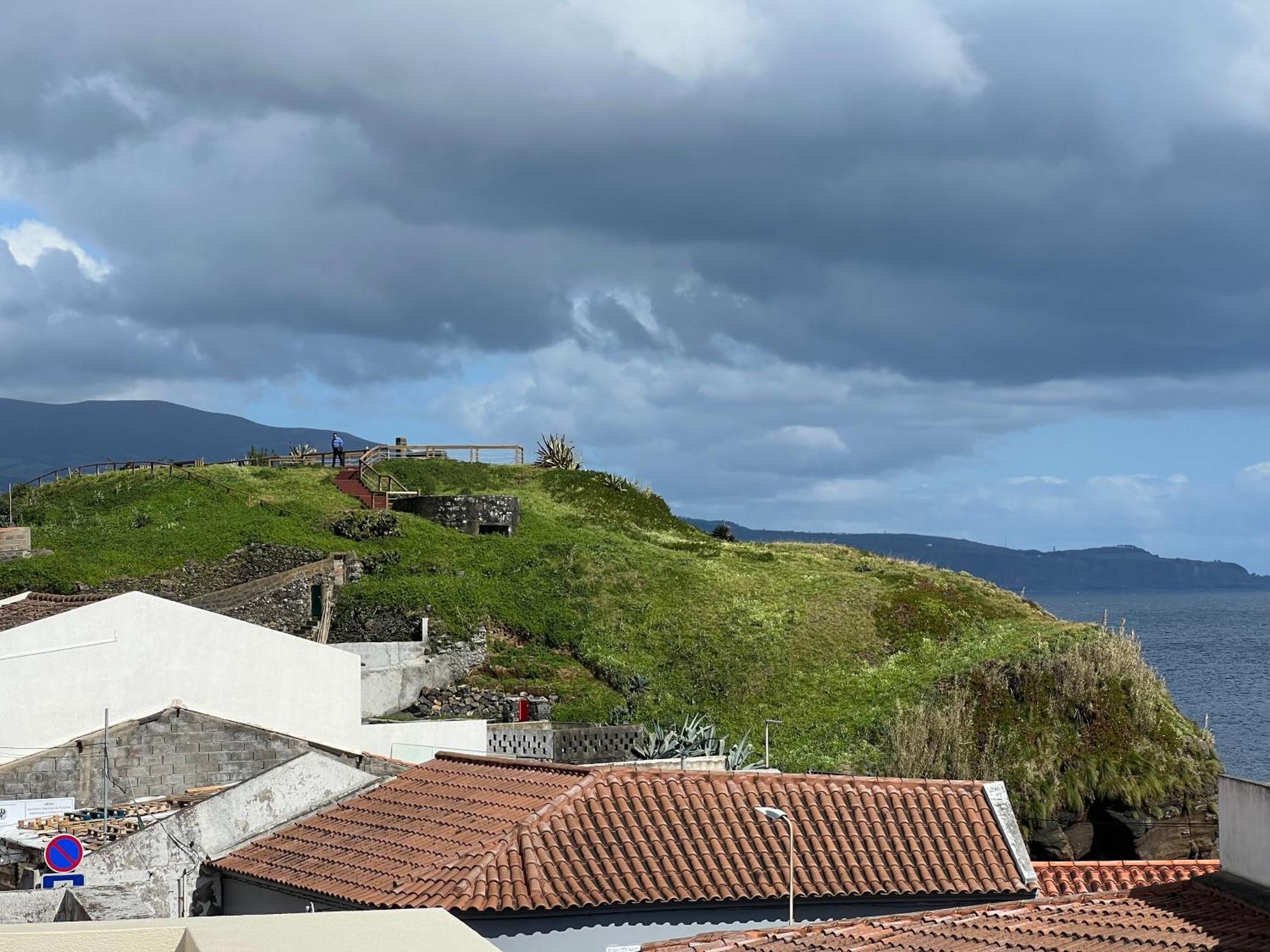 Casa A 2 Minutos A Pe De Piscina Natural Ponta Delgada - Açores Exterior foto