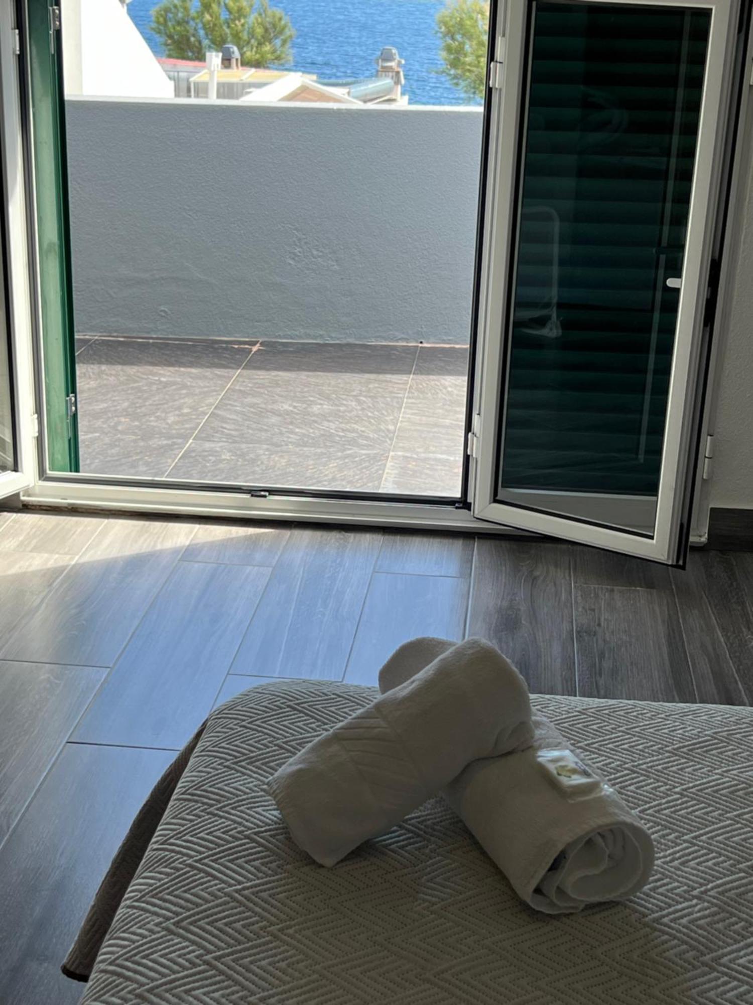 Casa A 2 Minutos A Pe De Piscina Natural Ponta Delgada - Açores Exterior foto