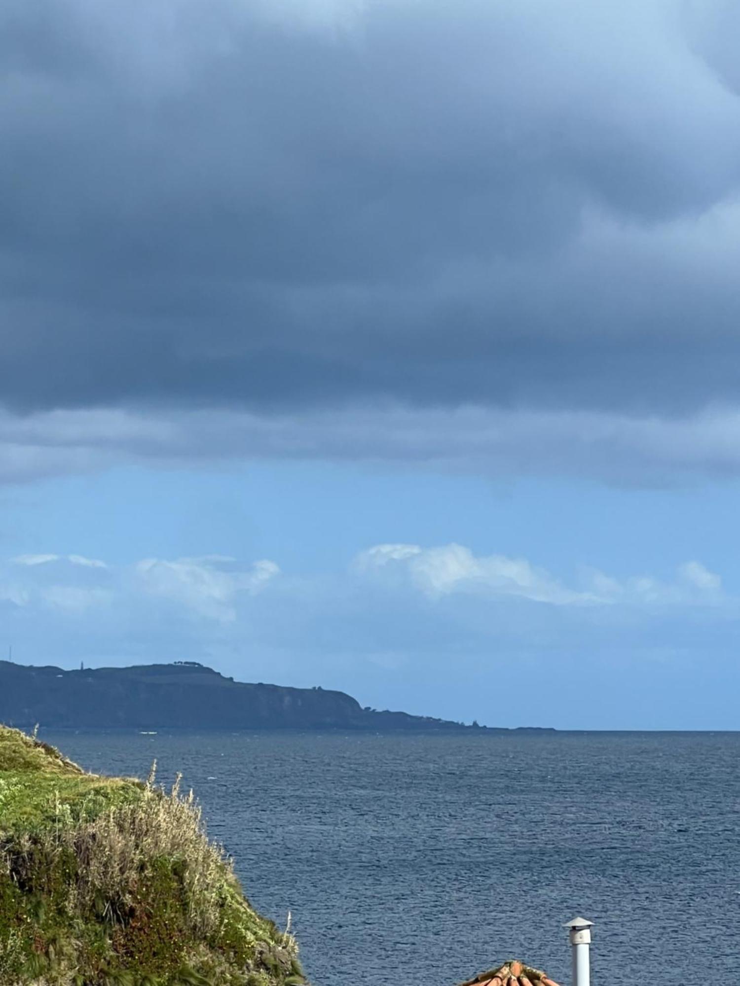 Casa A 2 Minutos A Pe De Piscina Natural Ponta Delgada - Açores Exterior foto