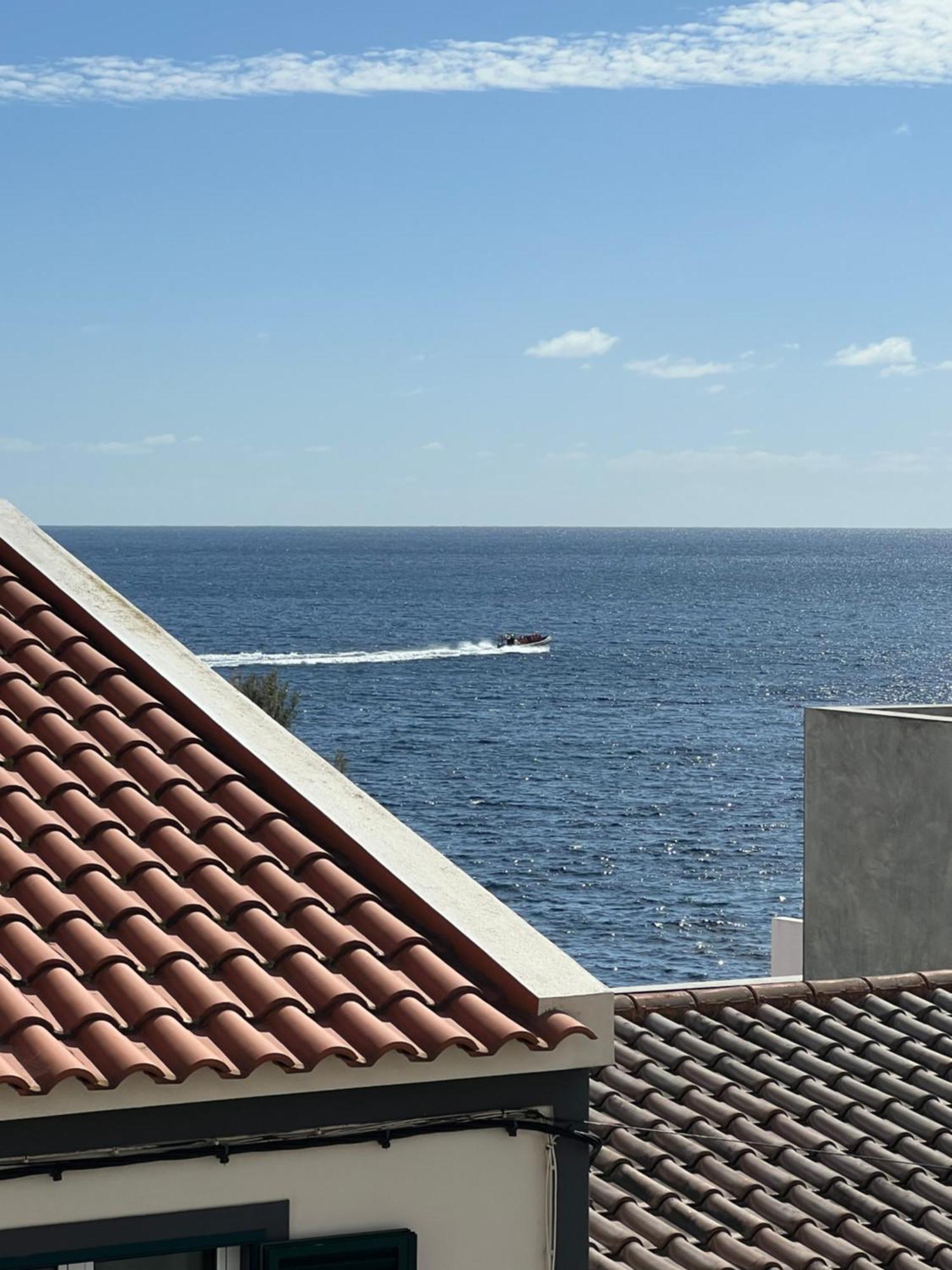 Casa A 2 Minutos A Pe De Piscina Natural Ponta Delgada - Açores Exterior foto