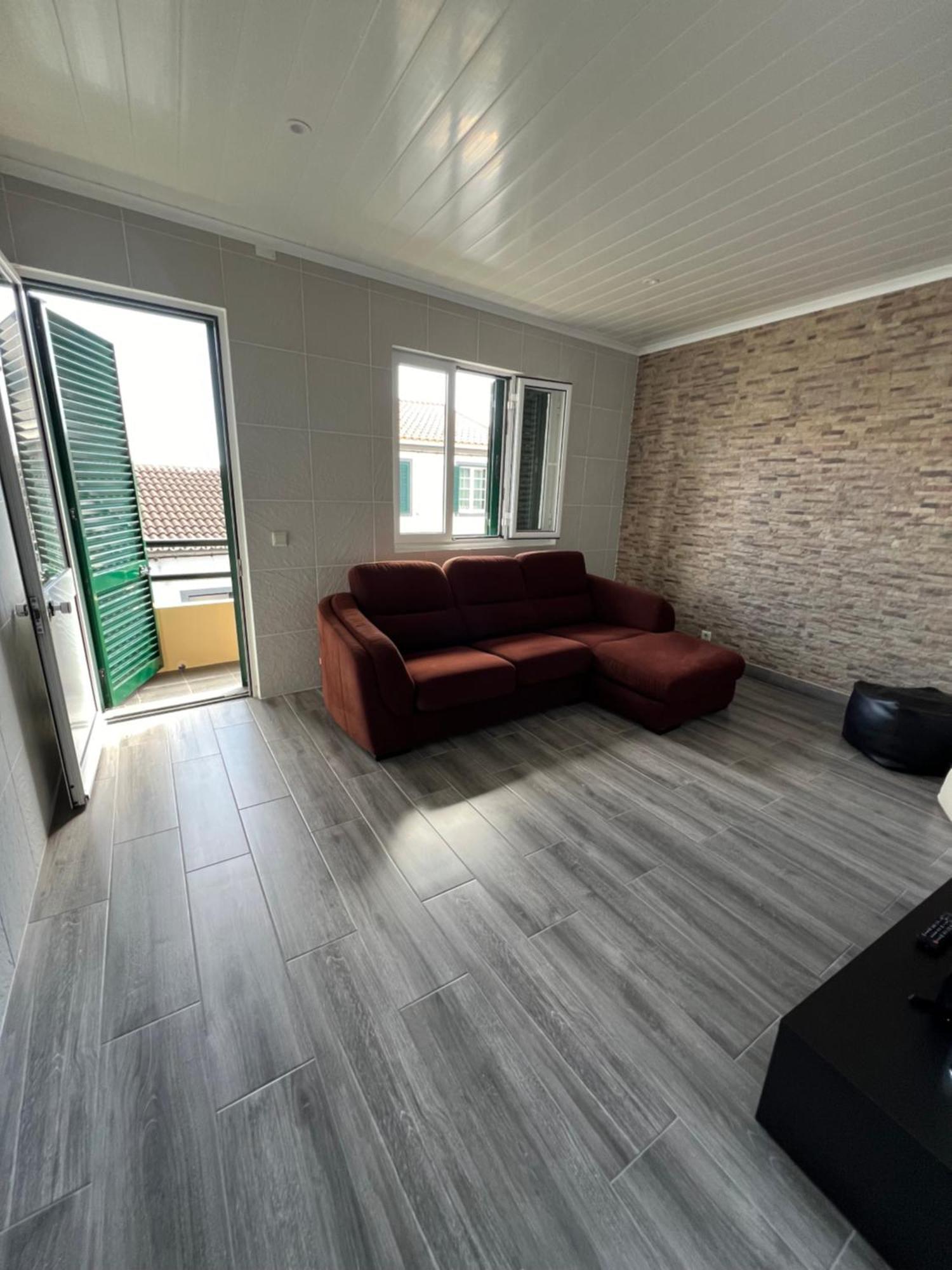Casa A 2 Minutos A Pe De Piscina Natural Ponta Delgada - Açores Exterior foto