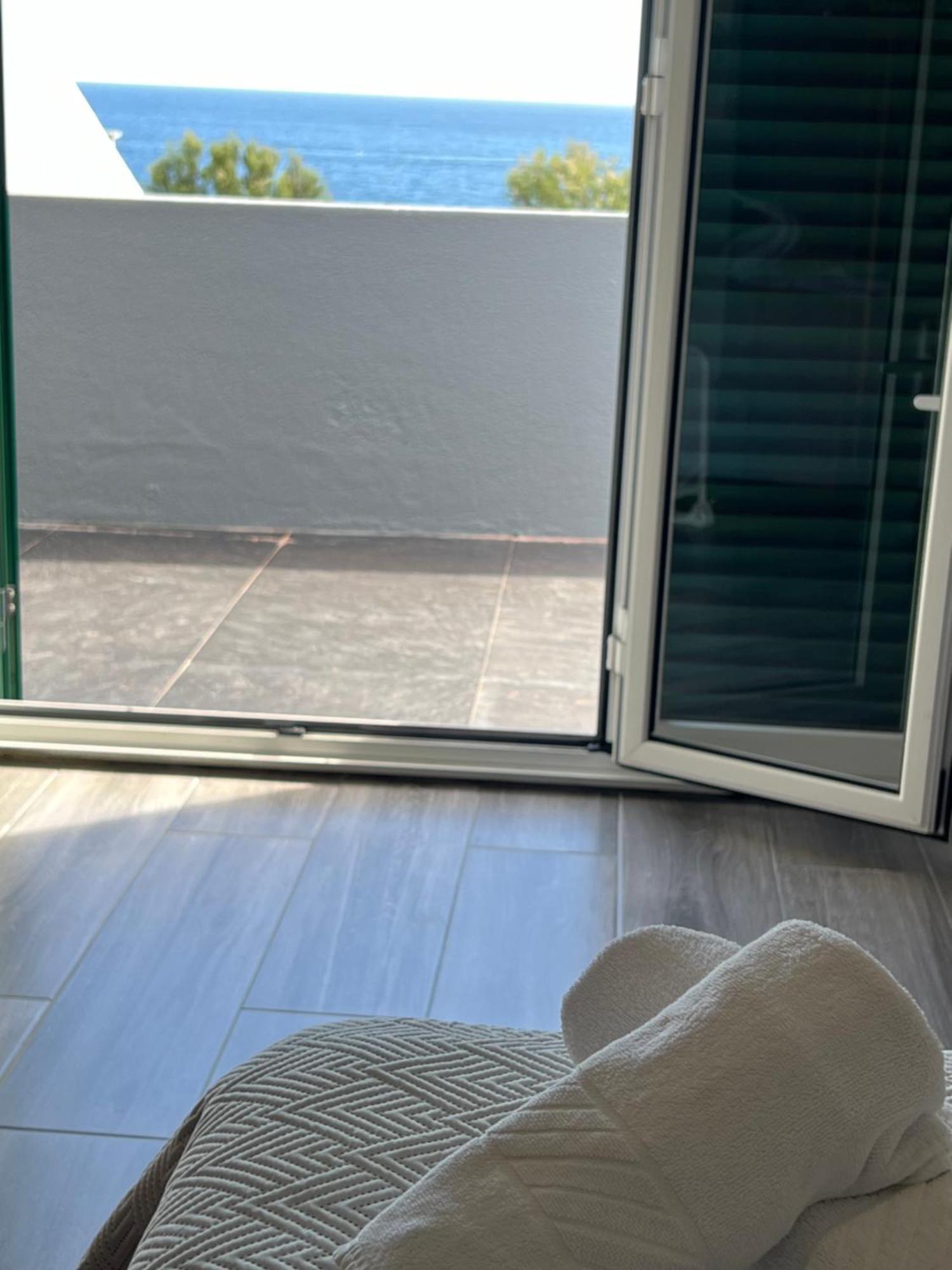 Casa A 2 Minutos A Pe De Piscina Natural Ponta Delgada - Açores Exterior foto
