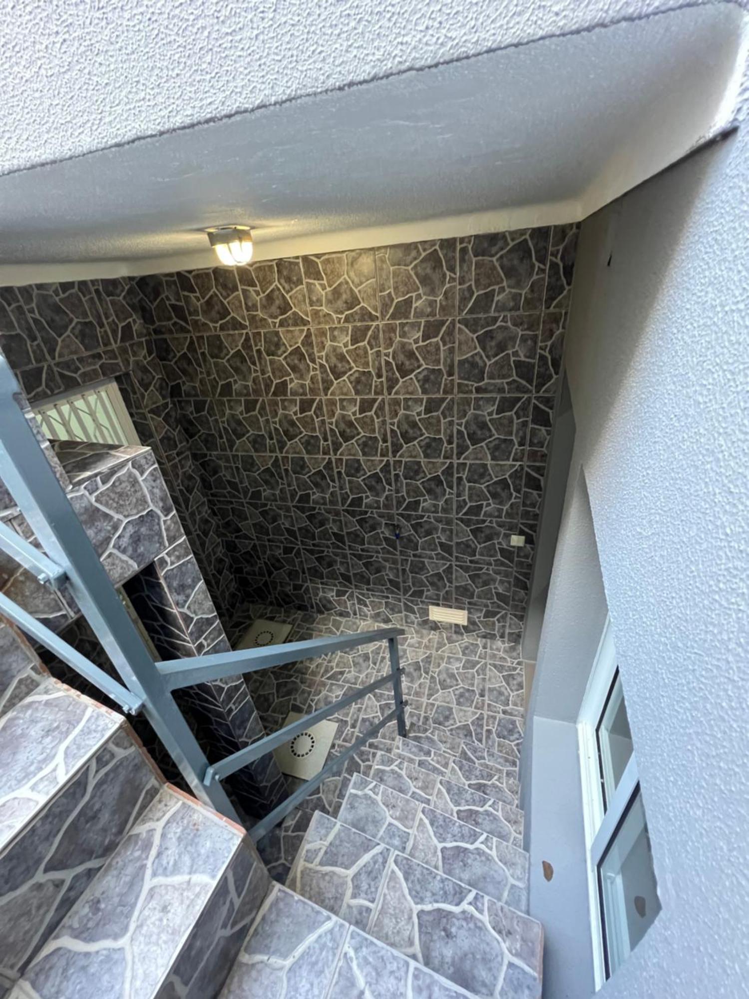 Casa A 2 Minutos A Pe De Piscina Natural Ponta Delgada - Açores Exterior foto
